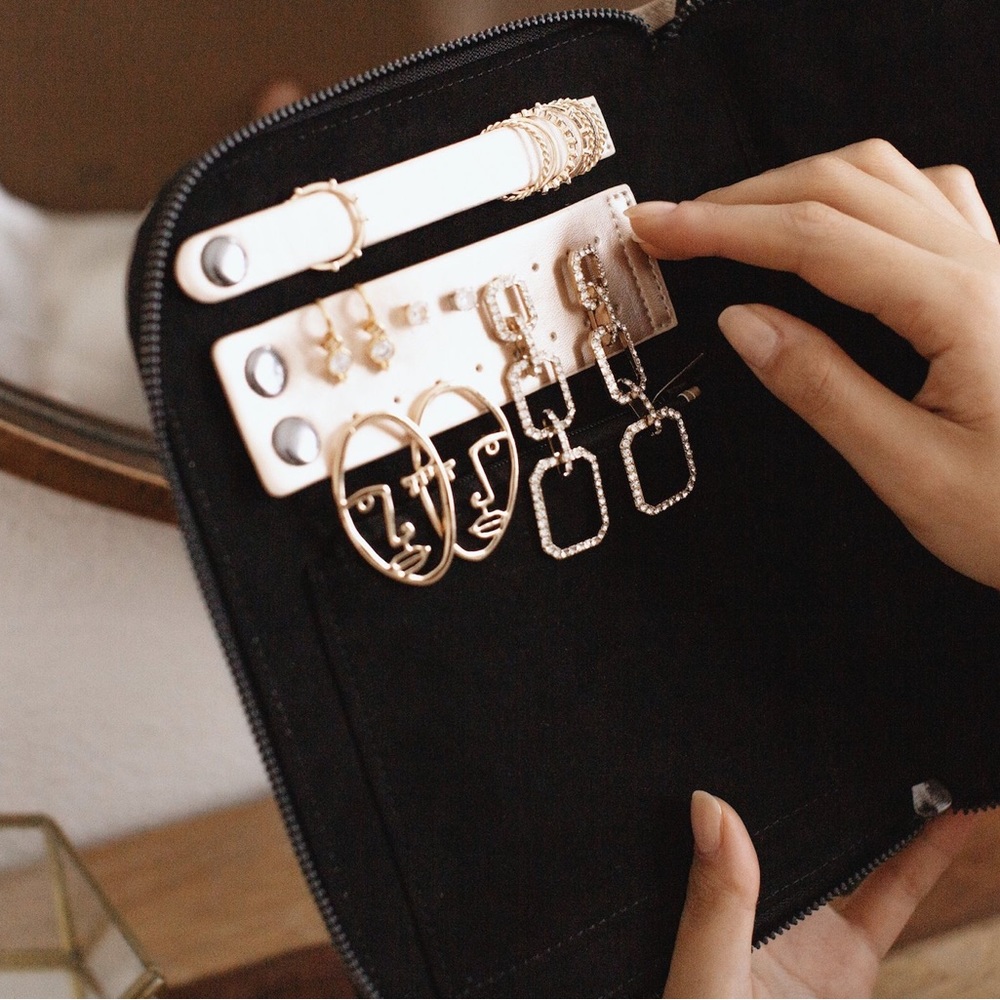 H Halston Travel Jewelry Holder